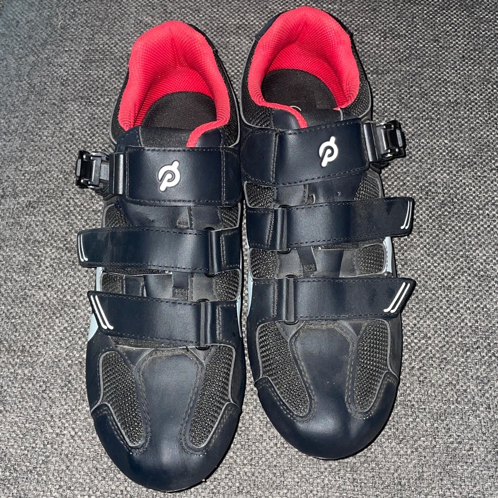 Peloton size 46/13 Bike Clip in Shoes, black and red